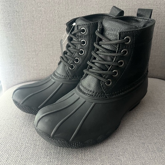 NWT London Fog Duck Boots. Size 13 - Picture 5 of 11